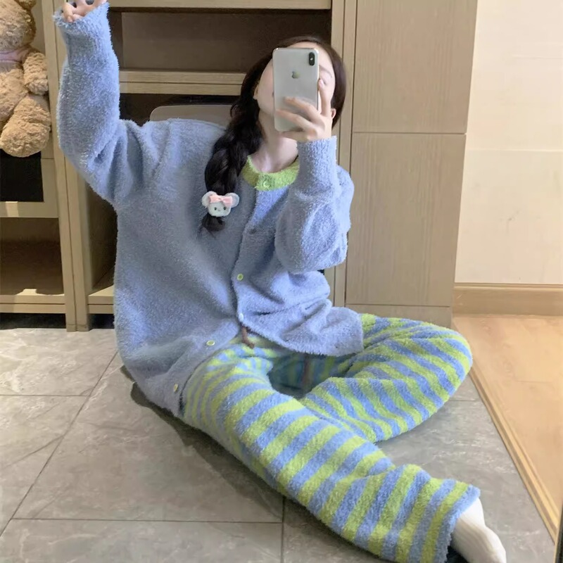 South Korea Ins Coral Fleece Winter Striped Pajamas Women's Round Neck Simple Warm fleece-lined Thickened Outer Wearing Home Clothes South Korea Ins Coral Fleece Winter Striped Pajamas Women's Round Neck Simple Warm fleece-lined Thickened Outer Wearing Home Clothes