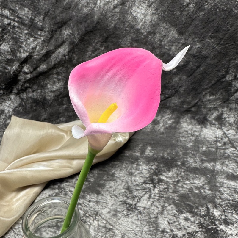 Flor artificial pu mini Calla Lily boda fotografía decoración del hogar mano-sensación flor falsa flor transfronteriza fábrica al por mayor