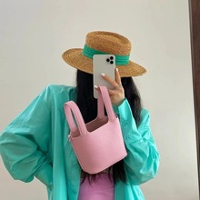 升级版猪鼻子菜篮子媲美原厂皮手工腊线高级感牛皮水桶包糖果色包