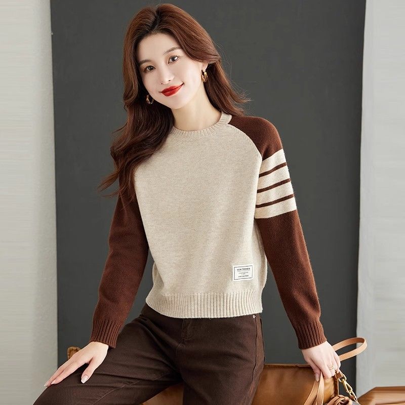 【Familia Cashmere】 Suéter de cuello redondo de lana corta para mujer, suéter de otoño e invierno con capa interior de punto suelto a rayas_voghion.com