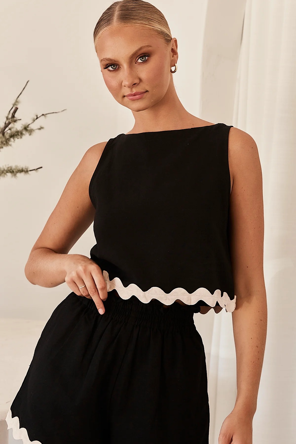 210g Weight Sleeveless Sleeve Length Spandex, Polyester Fabric Type Shorts Co-ord Set Sets Type 2 Pieces Set Quantity Daily Occasion Round Neck Neckline Regular Fit Fit Type Solid Color Pattern Summer, Spring Season Women's Gender Casual, Simple Style Style Daily Women's Casual Simple Style Solid Color Spandex Polyester Shorts Co-ord Set Shorts Sets 20