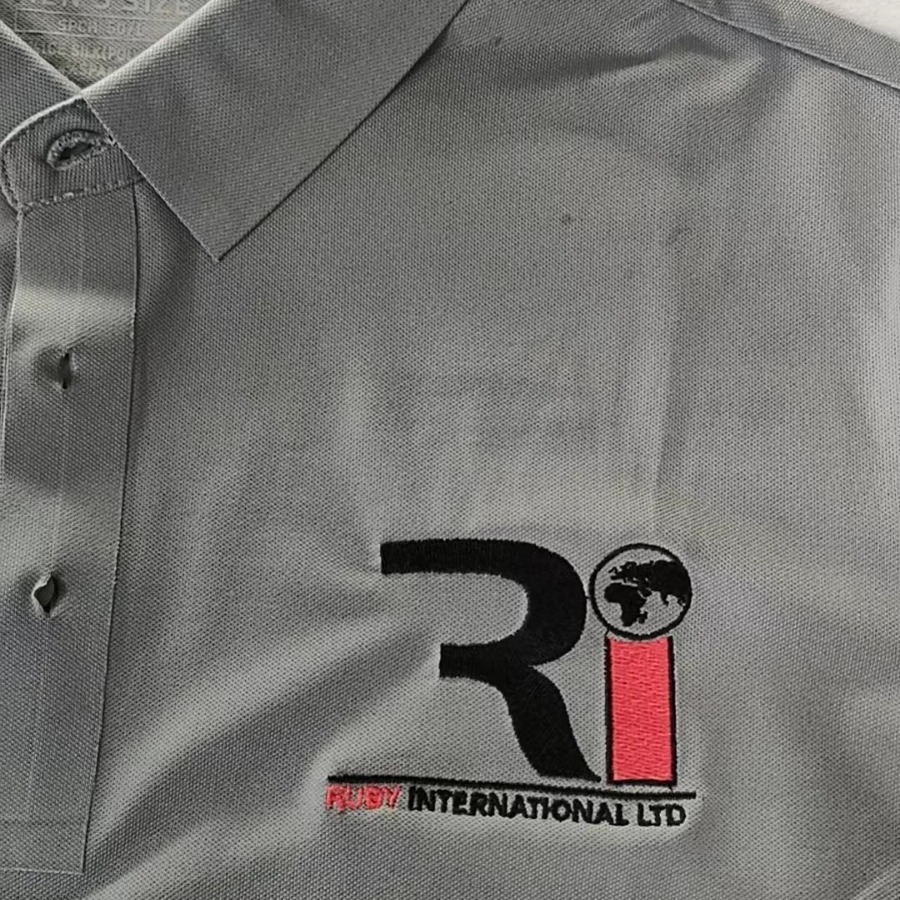 成衣绣花加工短袖衬衫衬衣裁片绣花衣服商标logo绣花加工电脑绣花