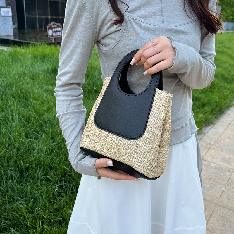 Handmade Rattan Shoulder Bag With Leather Trim And Seagrass_voghion.com