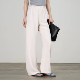 女式毛呢外套;休闲裤;女式羊绒外套