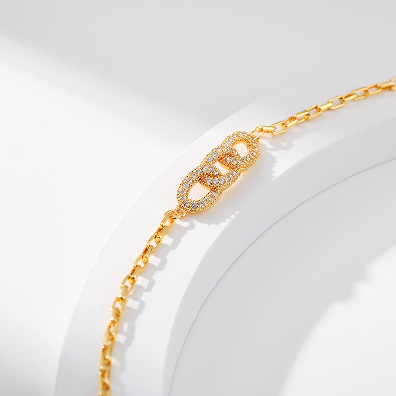 Retro Oval Copper Inlay Rhinestones Bracelets 1 Piece