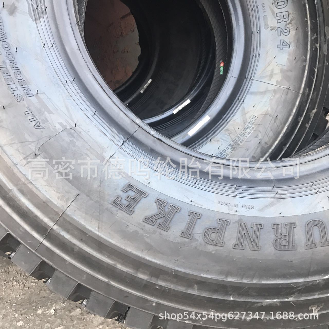 La maquinaria de construcción grúa viejo neumático de tres hilos 1200R24 grúa neumático mina neumático de coche de fuselaje ancho