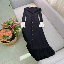 优雅气质2025早秋新款法式气质V领黑白拼色长袖绞花针织连衣裙