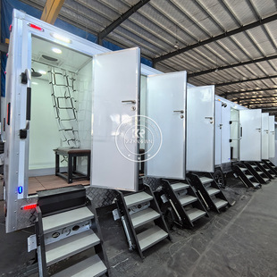 Exported to Europe and the United States Customized Park Outdoor 8 Shower Rooms Mobile Bathroom Toilet Toilet Trailer Toilet