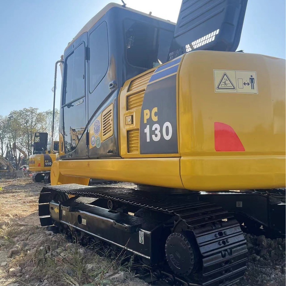 Hoy mata una excavadora 130 Komatsu Fecha de fabricación 2023