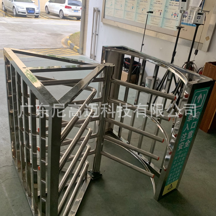 河南平顶山景区工厂不锈钢单向闸门 三翼旋转门手动辊闸 车站转闸