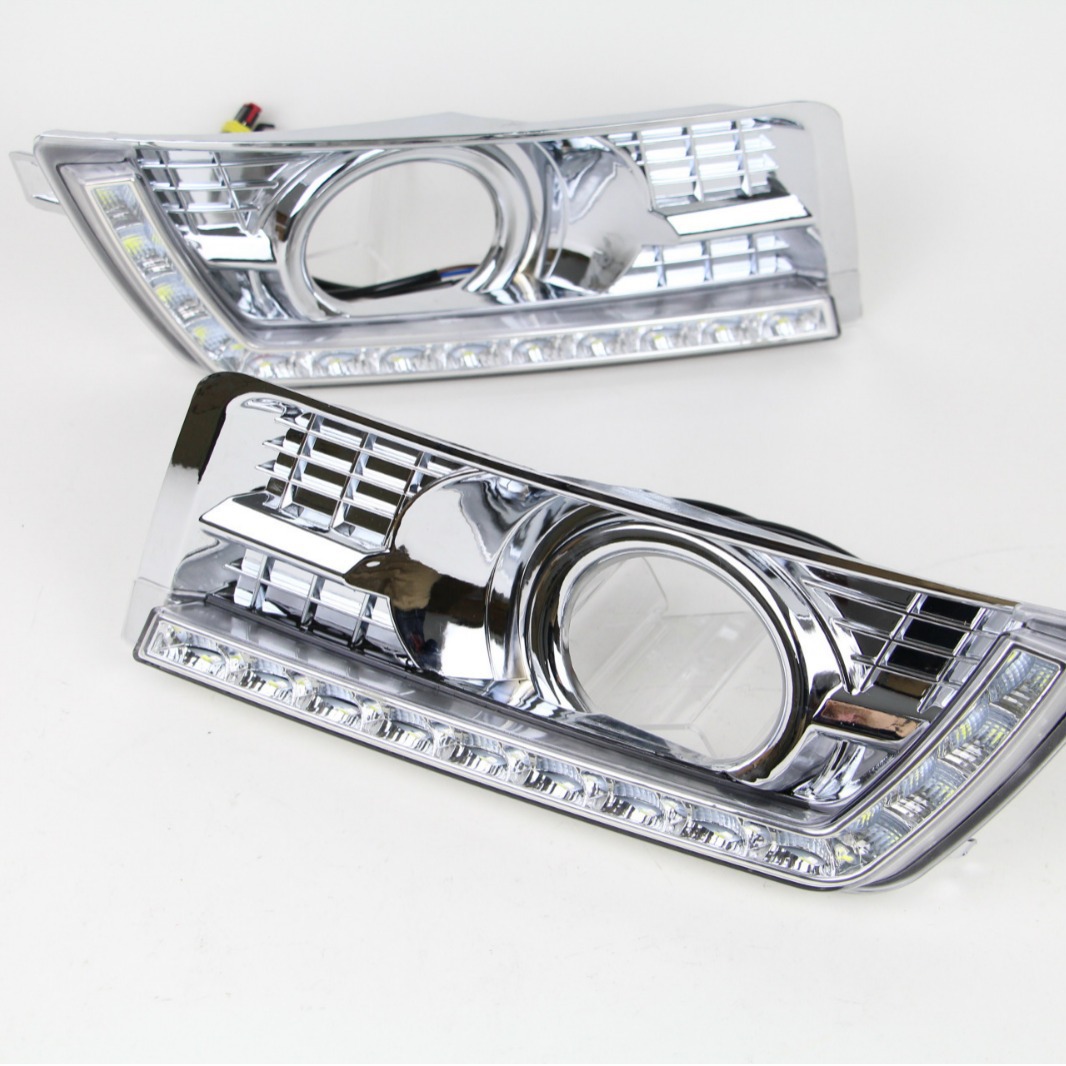 Adecuado para Cadillac SRX Luz de marcha diurna LED especial Luz de marcha diurna Luz de niebla modificación de posición de conducción diurna
