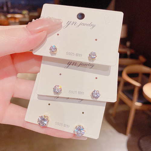 Korean temperament simple zircon earrings exquisite small super flash earrings s925 silver needle internet celebrity personality fresh earrings