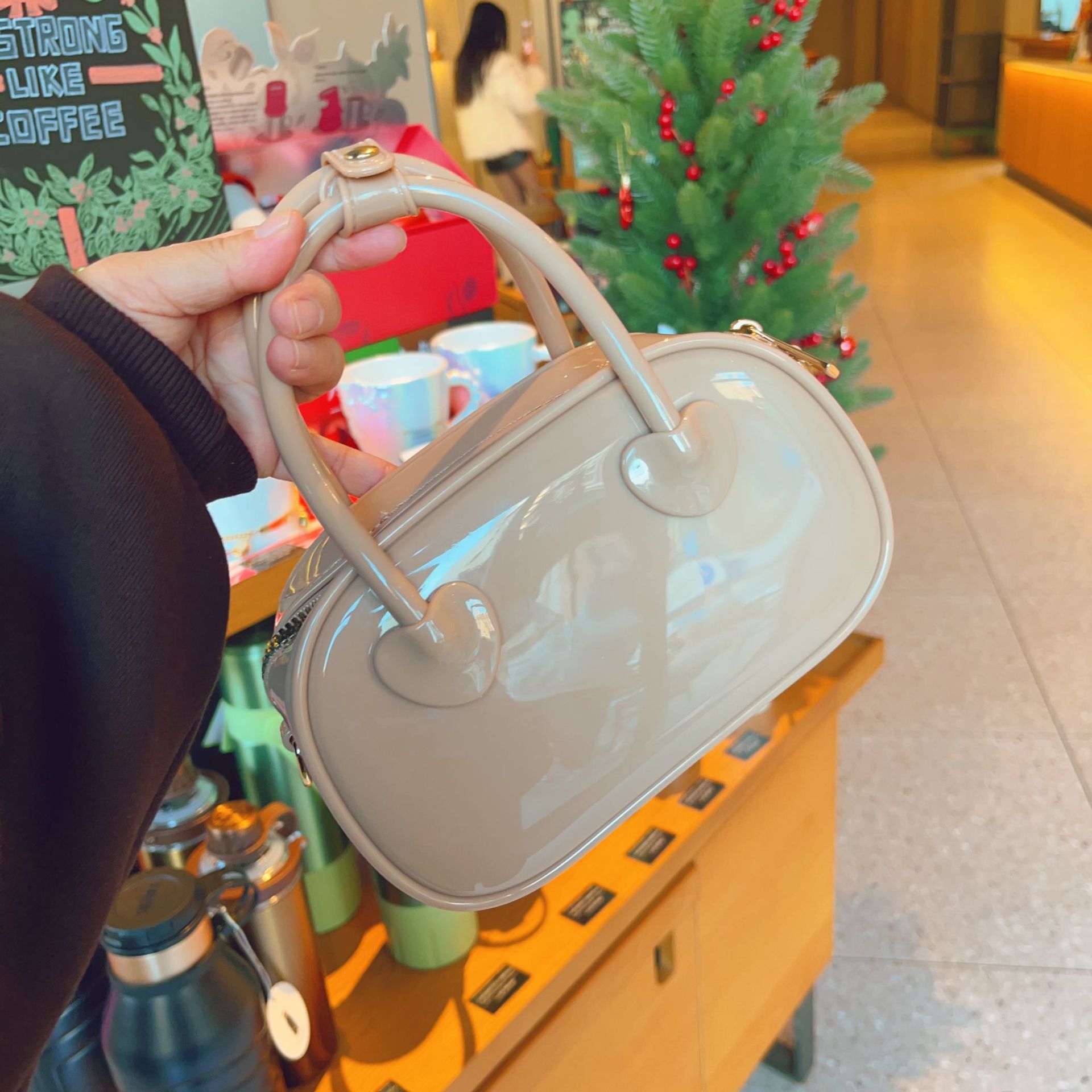 2025 New PVC jelly bag, summer candy color, single-shoulder crossbody mini bag, fashionable hand-held pillow women's bag undefined