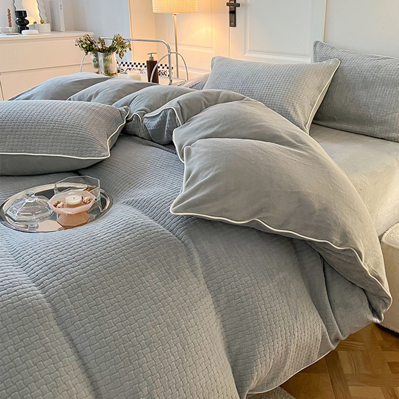 Invierno leche de cama de terciopelo de cuatro piezas, sábanas de franela de coral, cubierta de colcha de cama de terciopelo de tres piezas