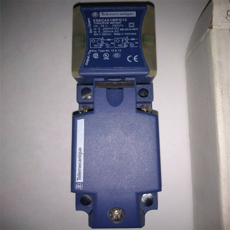 施耐德授权代理现货优惠供应接近传感器XS8C4A1MPG13XS8C4A4PCG13