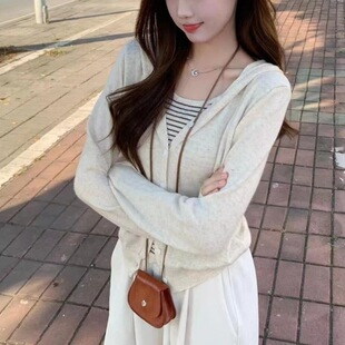 �nϵ�كɼ�ײɫ�l�y�Bñᘿ���Ů�����ɳڸаٴ�ë���_���⴩����