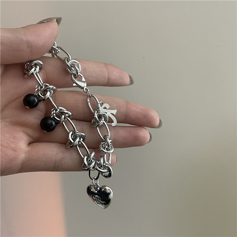 Collier Coeur En Acier Titane Personnalité Féminine Bracelet Chaîne Pull Épine display picture 5