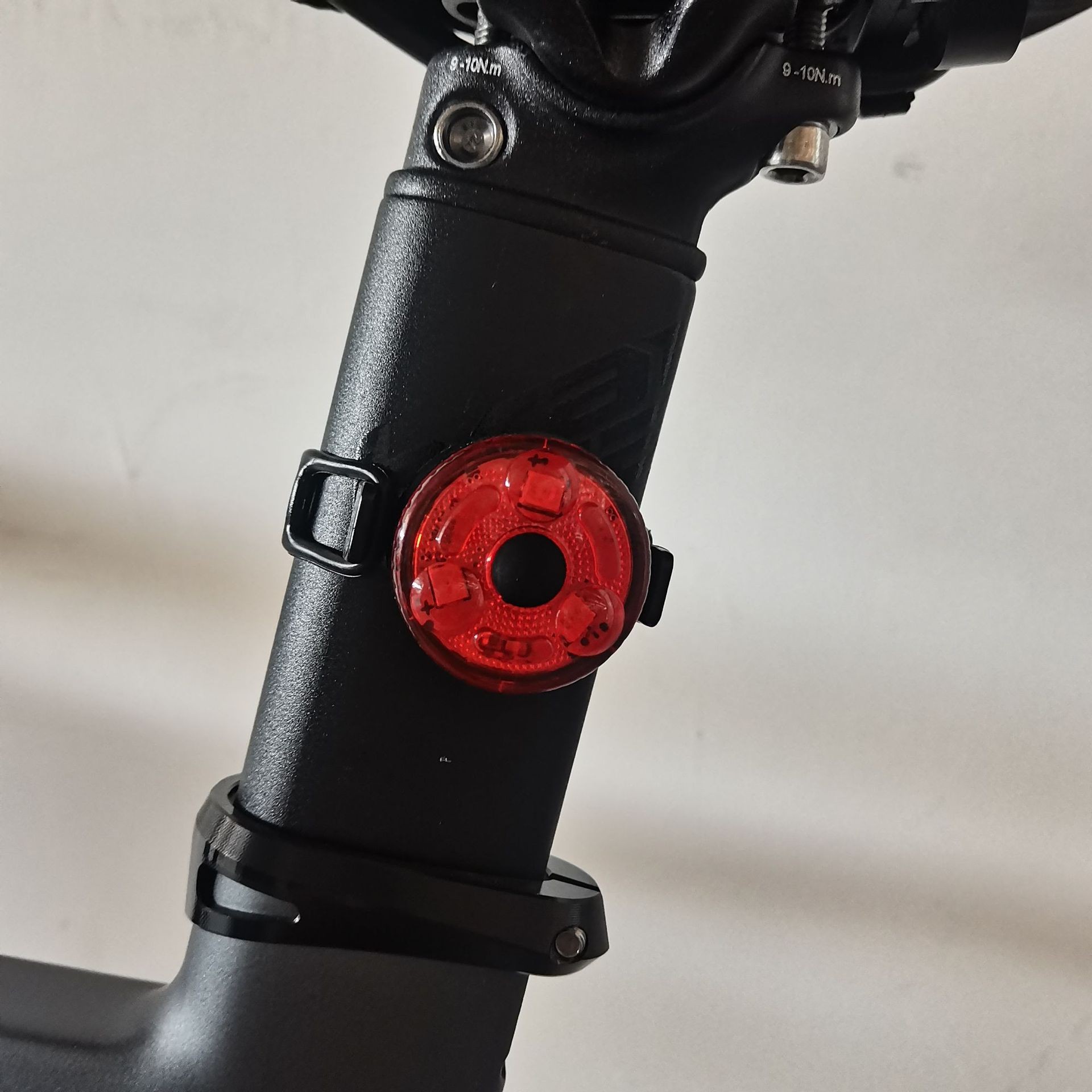 Luz trasera de bicicleta de montaña USB lámpara de carga lámpara de tubo lámpara de bicicleta de noche lámpara de aviso accesorios de equipo de viaje