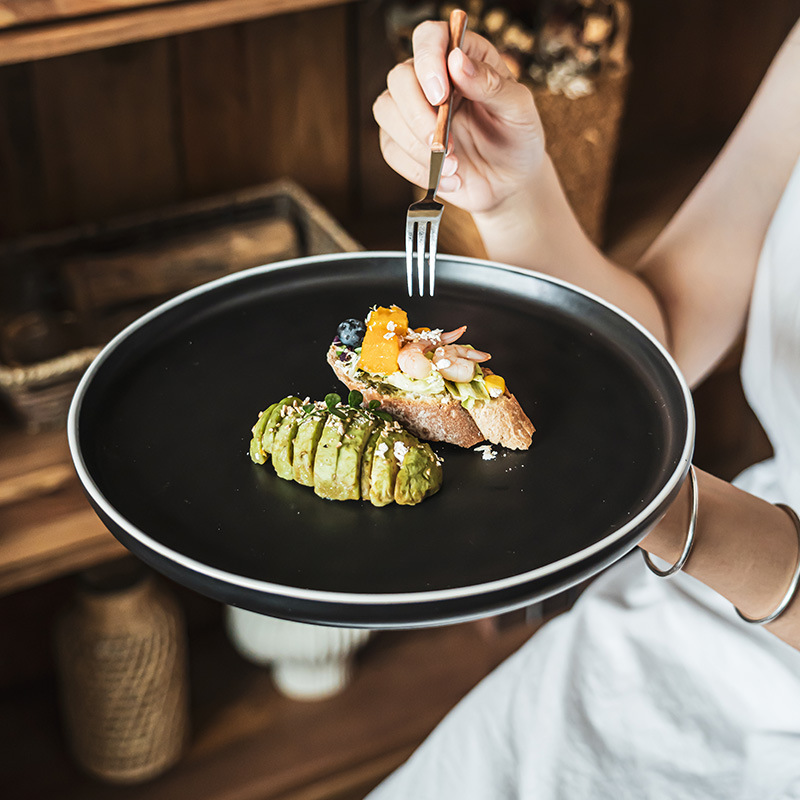 Plato de cerámica de alto valor Plato para filete Plato para el hogar Plato de verduras Plato de vajilla Plato grande de color sólido mate Plato occidental