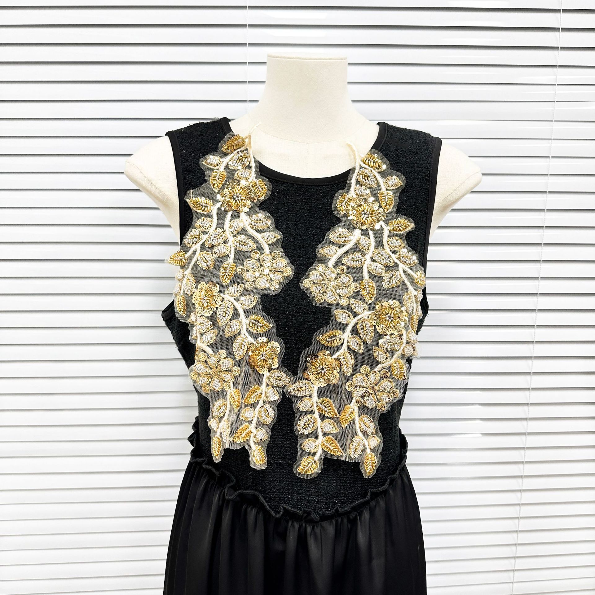 Europa retro bordado de perlas parches de cuello sequillas tubo de perlas encaje bordado accesorios de ropa de hojas decoración de alta calidad