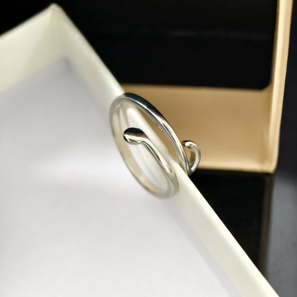Cute fashionable adjustable brand design ring