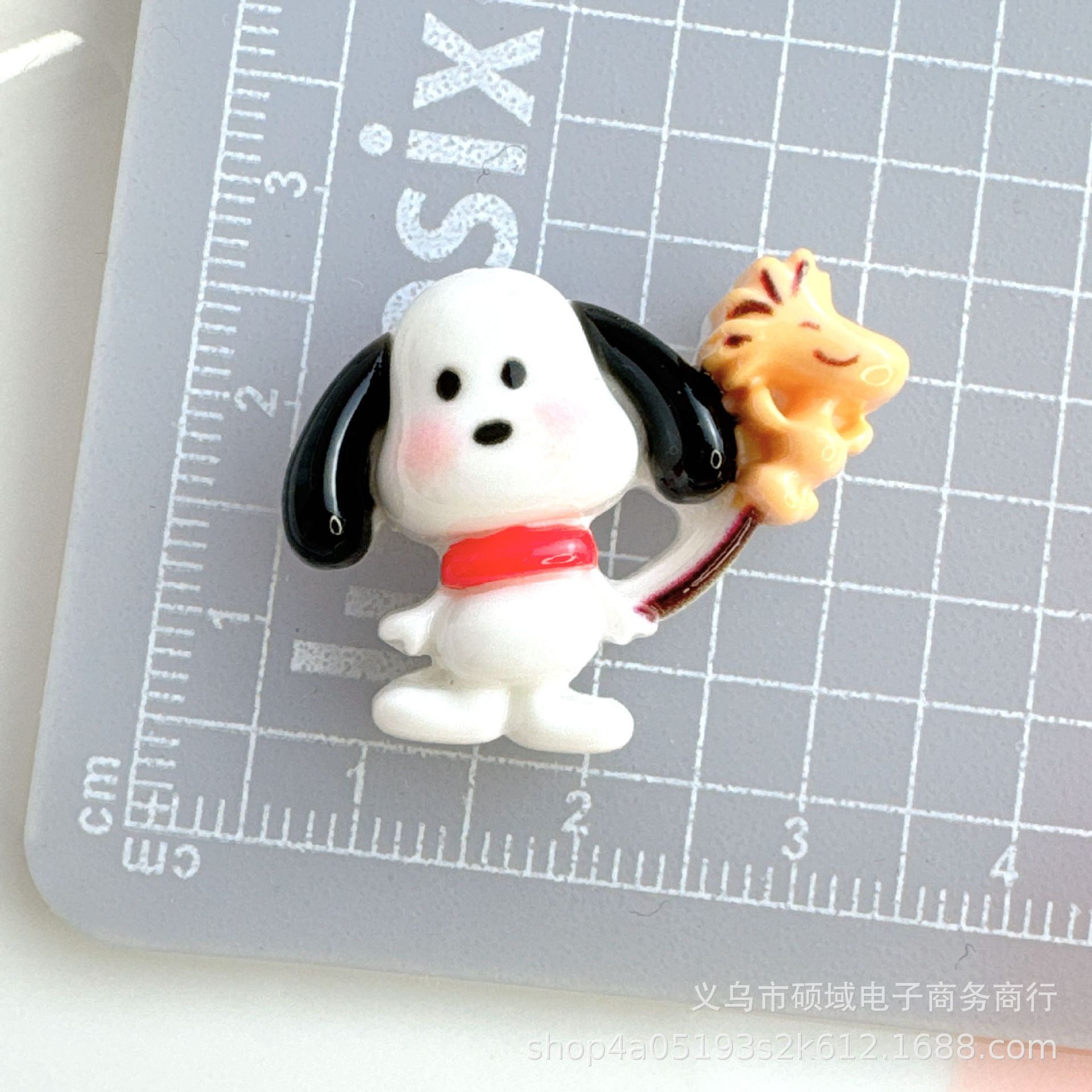 서있는 강아지