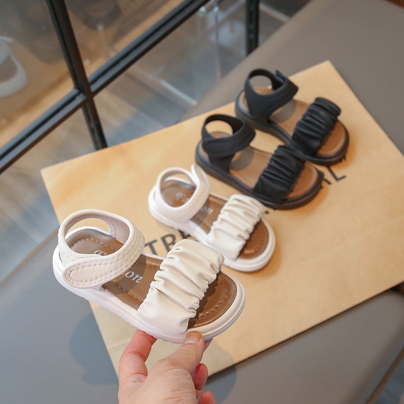 Sandalias de todo fósforo para niñas Velcro Primavera y verano 2025 Nuevos zapatos de playa huecos para niños Zapatos abiertos de moda