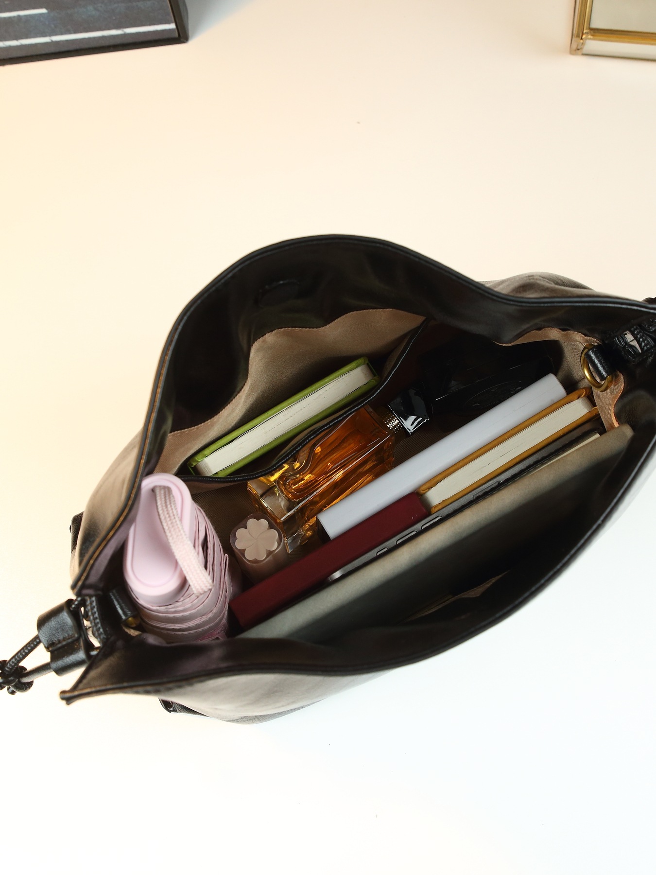 Pleated Drawstring Bucket Bag For Women Summer Shoulder Handbag_voghion.com