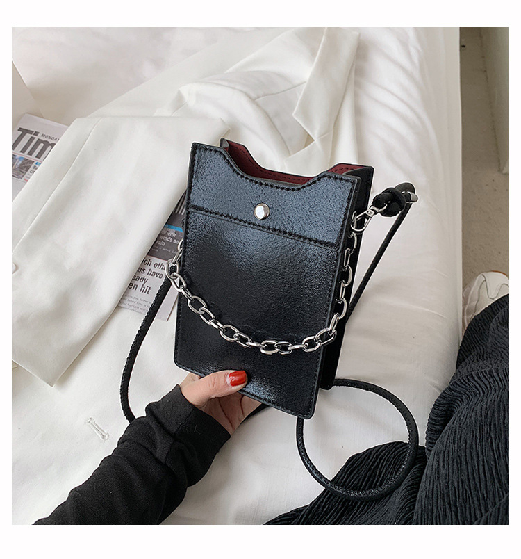 Fashion Chain Shiny Shoulder Messenger Portable Small Square Bag Wholesale display picture 41