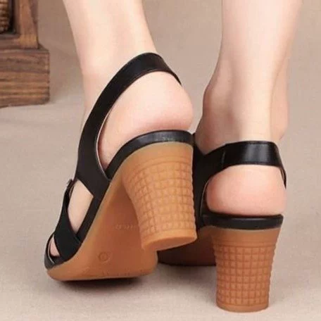 Летние женские сандалии 2024 новая коллекция Deels Fish Mouth Roman Shoes Высокие каблуки Крючковая пятка Неправильная форма лица Неправильная лапша