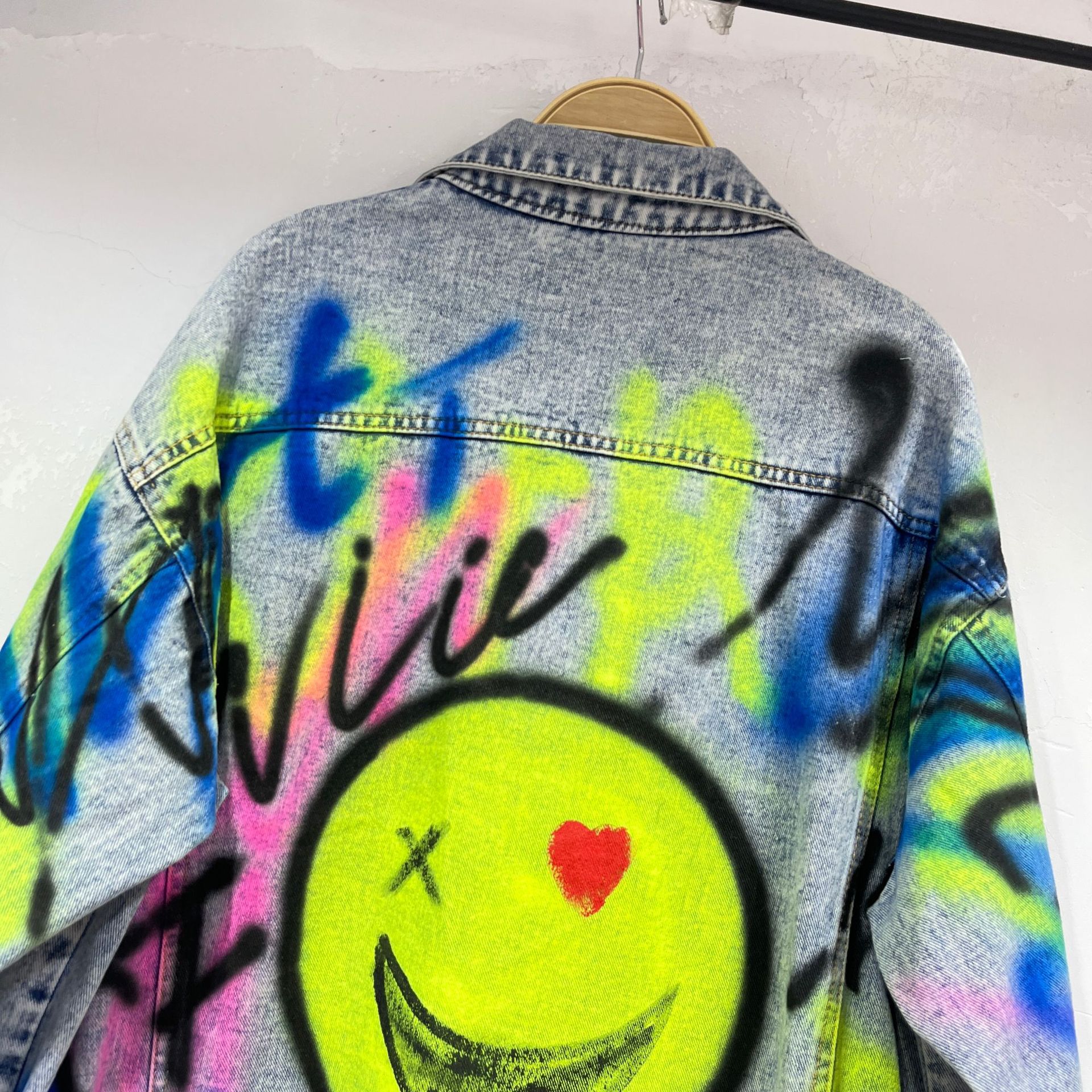 Damen Jeansjacke Mit Graffiti Print Im Oversized Hip Hop Style_voghion.com
