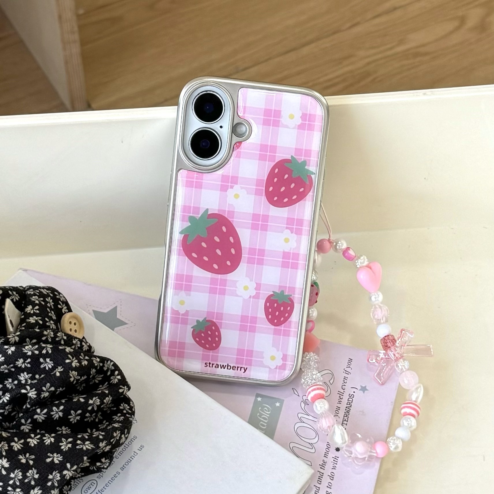Corazón de niña fresa a cuadros rosa para Apple 16ProMax funda para teléfono móvil 15Pro Cadena 14/13 Mujer 15PM