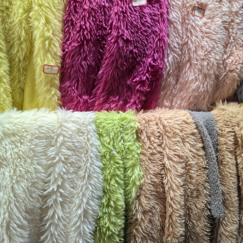 现货供应托斯卡纳狐狸毛布料帽子毛绒玩具网红服装围巾抱枕面料