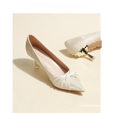 高跟鞋女细跟设计感小众秋季新款尖头浅口配裙子温柔单鞋