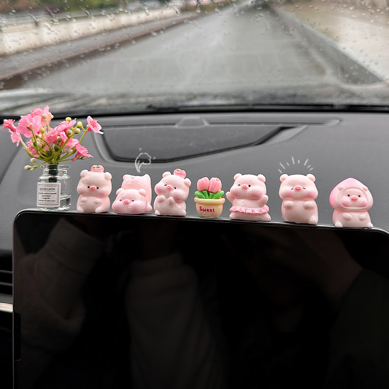 かわいい桃の子豚の車内のアクセサリーは2025の新型の自動車の中でコンソールを解凍して癒します。|undefined