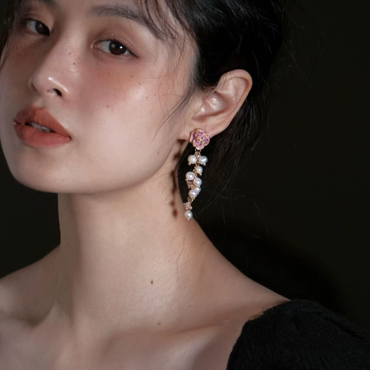Elegant small design earrings pearl