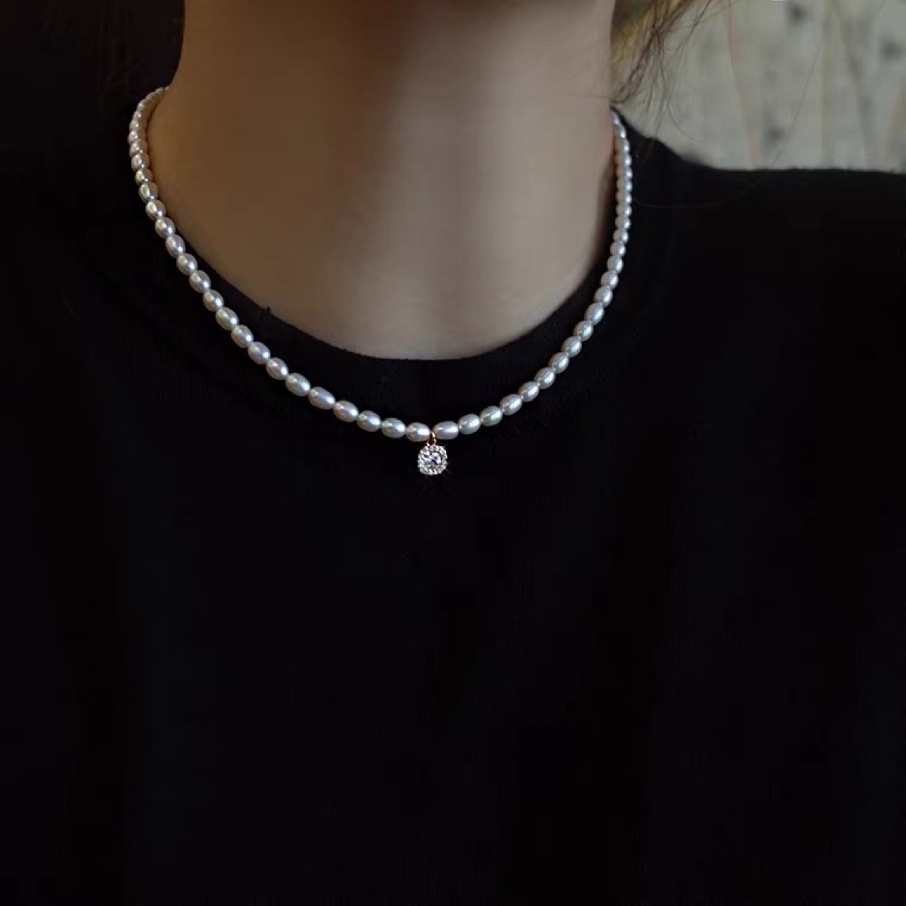 Crystal drop-shaped pearl