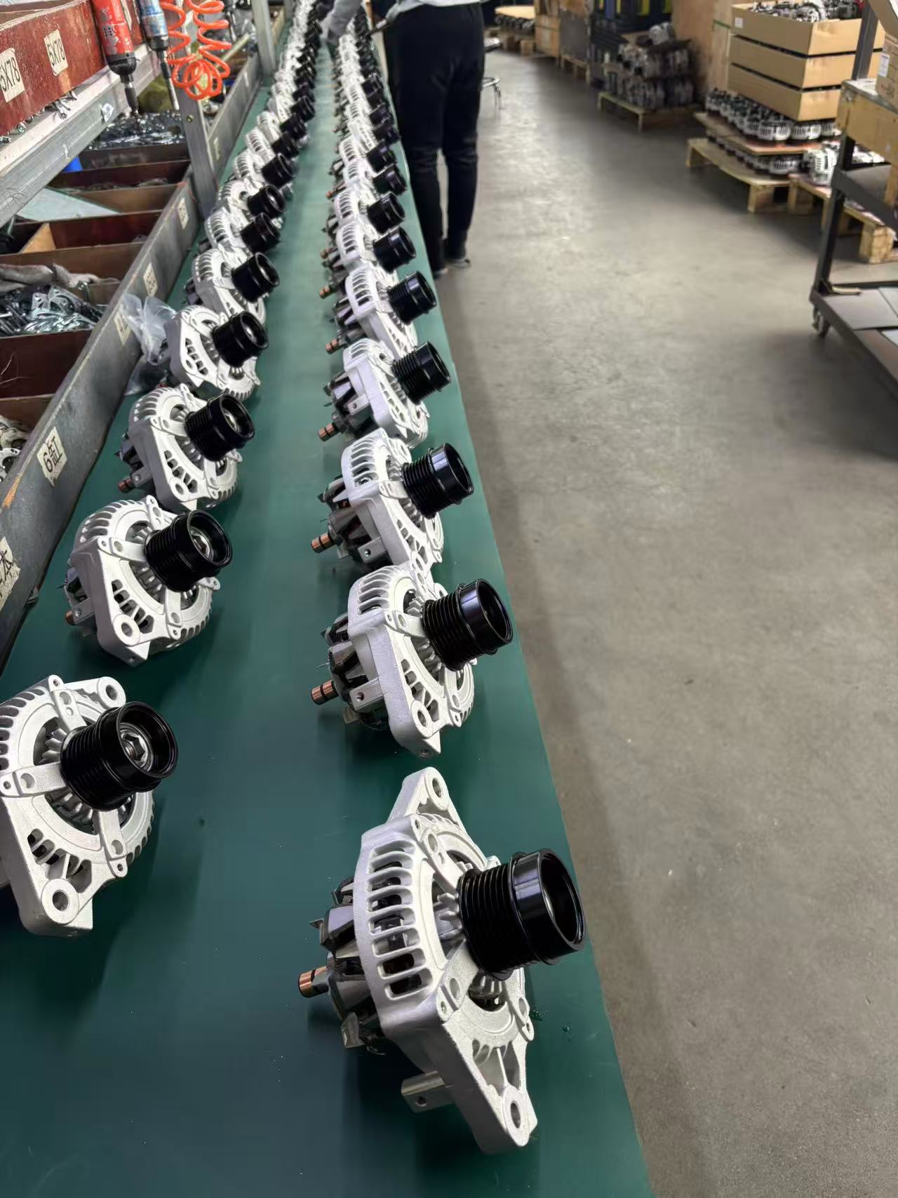 Factory Direct Sales Car Generator Suitable for Mercedes-Benz Drb7790 A013154060280 11304N