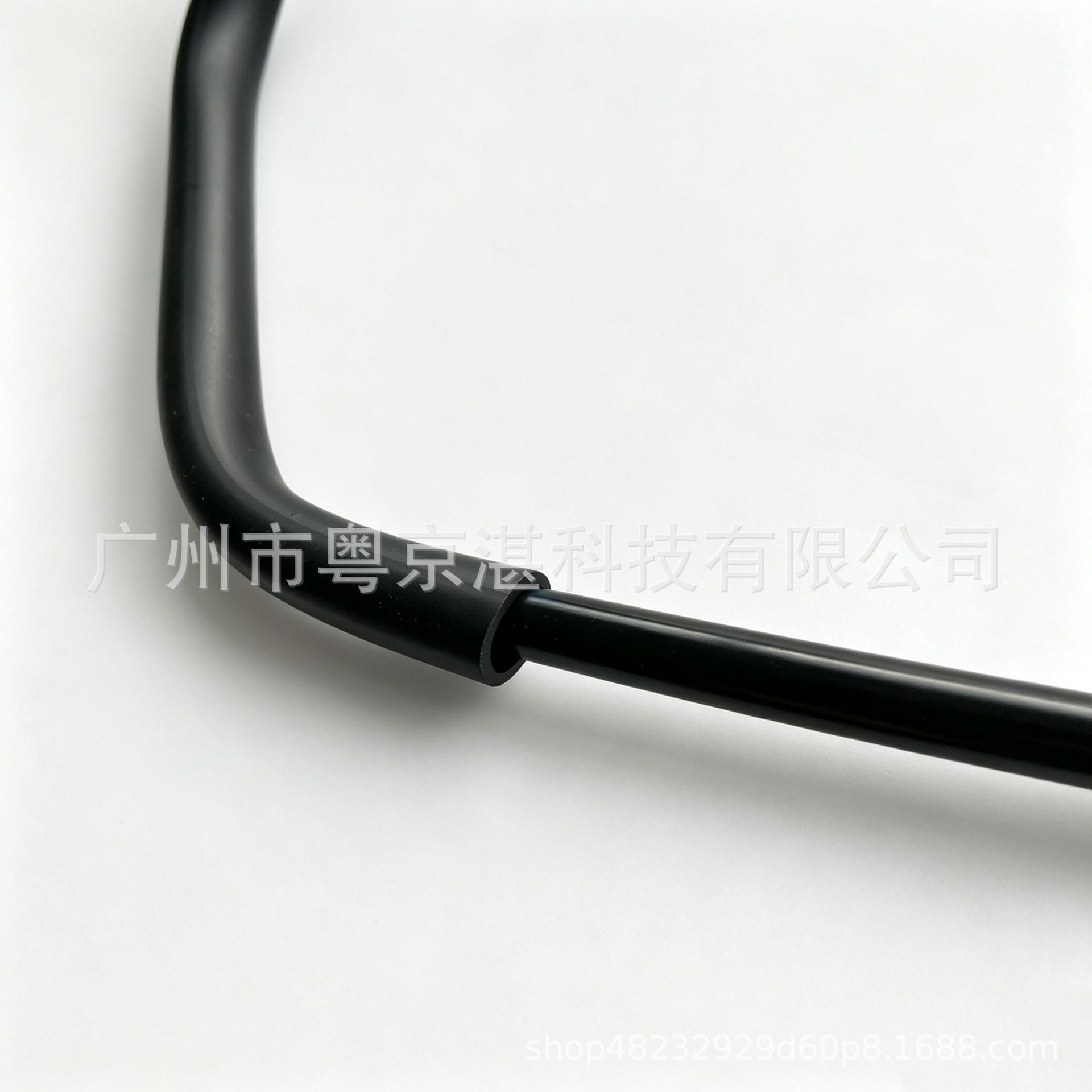 LR131382 antifreeze coolant reservoir hose, suitable for Land Rover Defender and Discovery 5, cooling hose, automotive water pipe