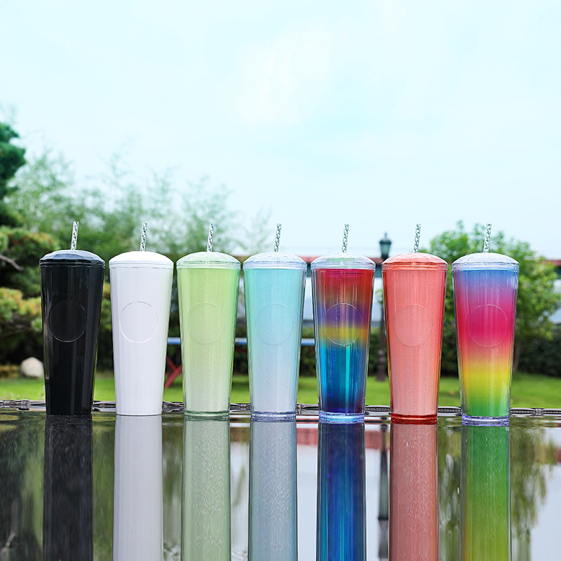 Suministro directo de fábrica nueva taza de bebida directa taza de agua spot taza de paja taza de plástico creativo femenino de verano taza de bebida fría portátil