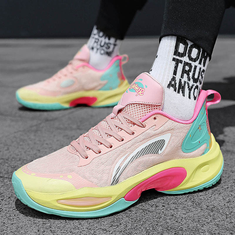 Ultra light fashionable basketball sneakers