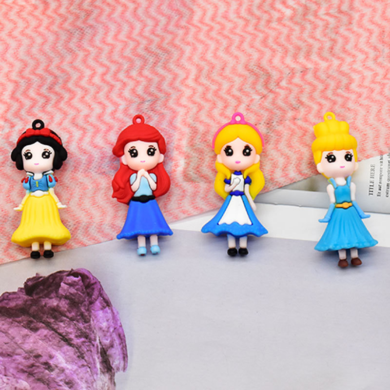 Серия мультяшных принцесс, распределенная случайным образом