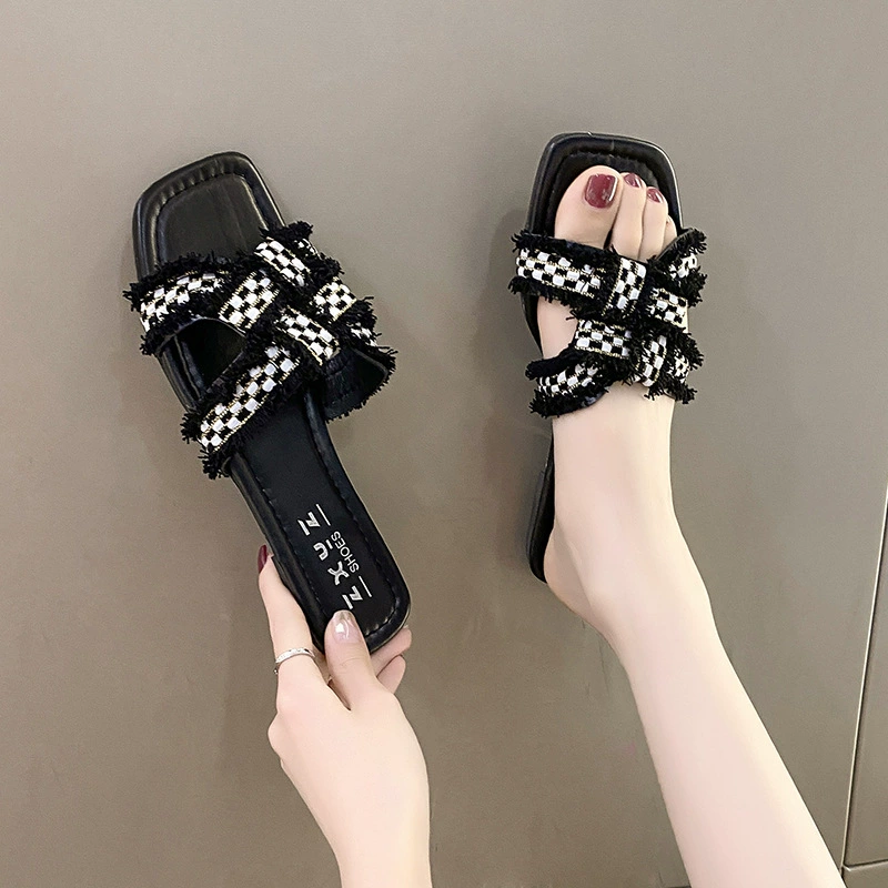 Плоские пляжные сандалии и тапочки Женские 2023 Новый летний наряд в сказочном стиле Модные клетчатые сандалии и тапочки