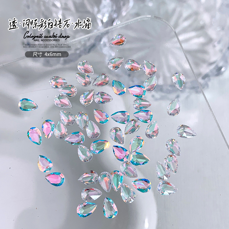 반짝이는 화이트 컬러의 뚱뚱한 물방울 모양 4x6mm 단알