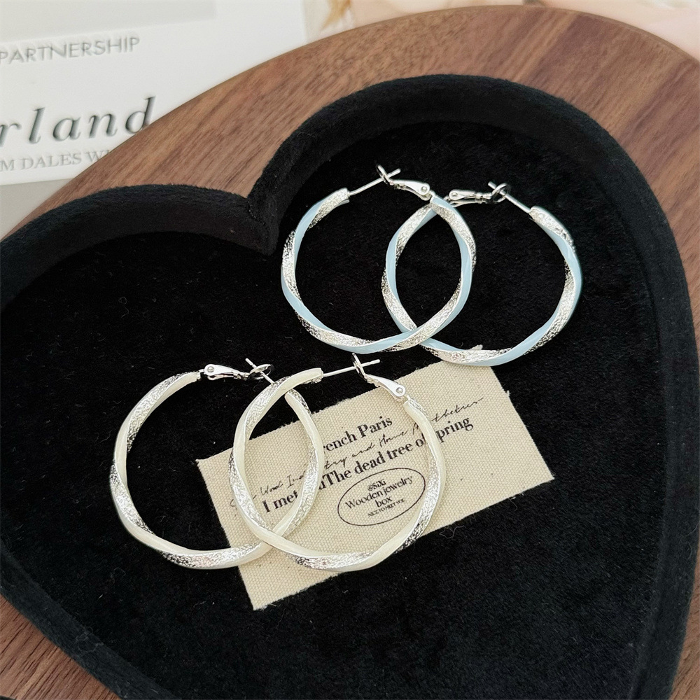 Copper-Plated Real Gold European and American High-End Style Round Spiral Hoop Earrings for Women, New Light Luxury Elegant Fashion Hoop Earrings