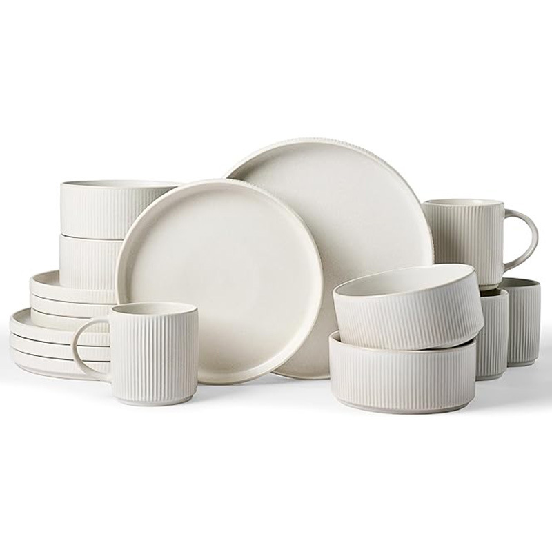 European-Style Retro Embossed Ceramic Tableware Set for Four People, Including Dinner Plates, Flat Plates, Vegetable Plates, Soup Bowls and Dishes, Sixteen-Piece Set