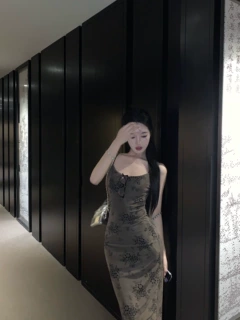 暗黑复古小众碎花花纹吊带长裙女沙滩度假性感辣妹修身打底裙潮