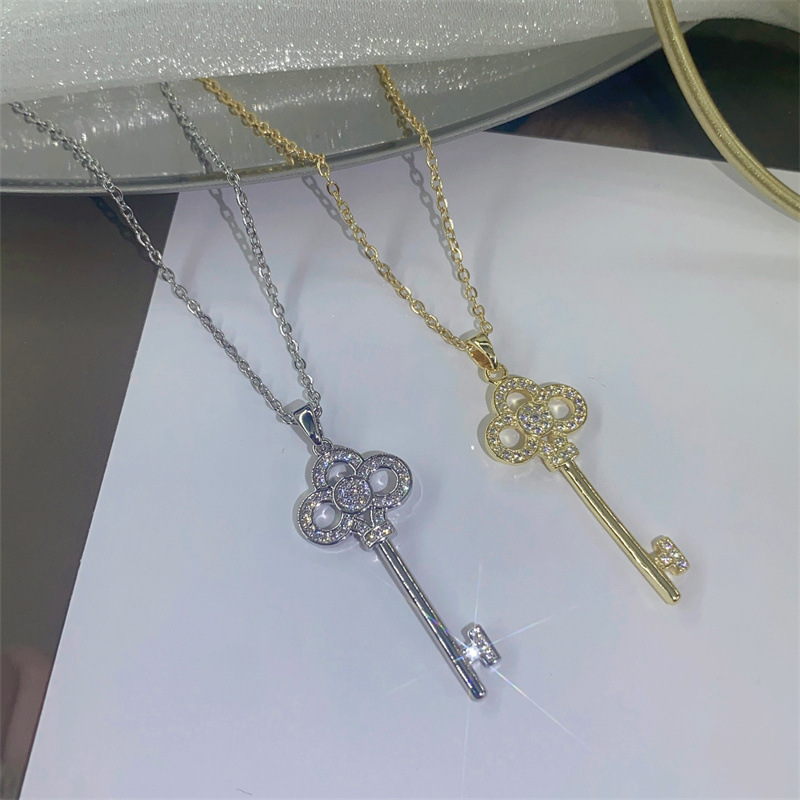 Fashion Key Titanium Steel Inlay Zircon Sweater Chain 1 Piece display picture 1