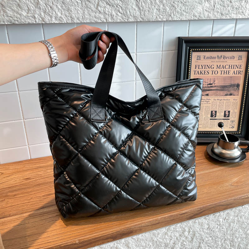 This Year's Trend Cotton Padded Quilted Embroidery Handbag 2025 Winter New Versatile Ins Style Single Shoulder Underarm_voghion.com