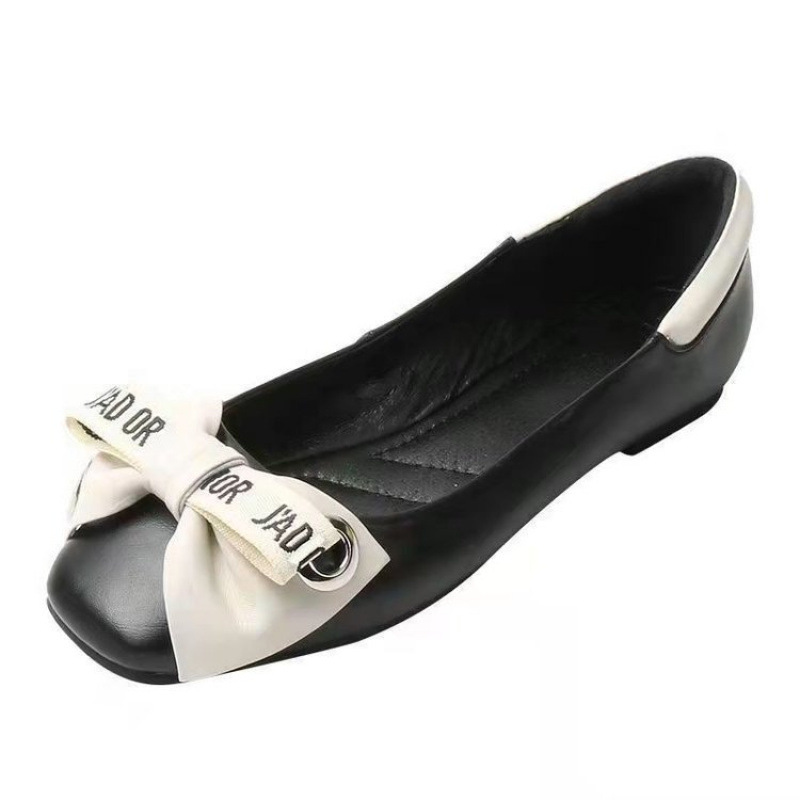 Fashionable low universal shoes made of soft leather flat with bow